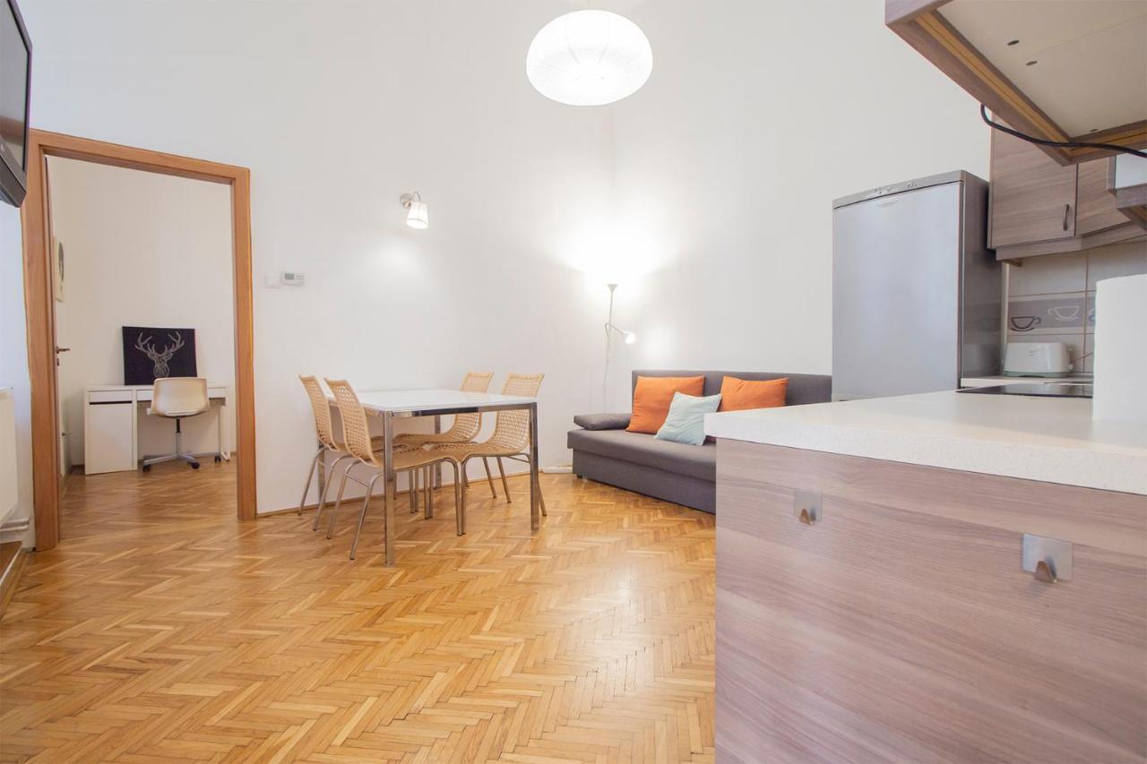Two Bedroom Apartment At Basilica Budapest Exterior photo