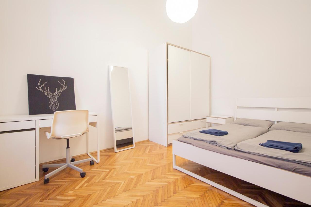 Two Bedroom Apartment At Basilica Budapest Exterior photo