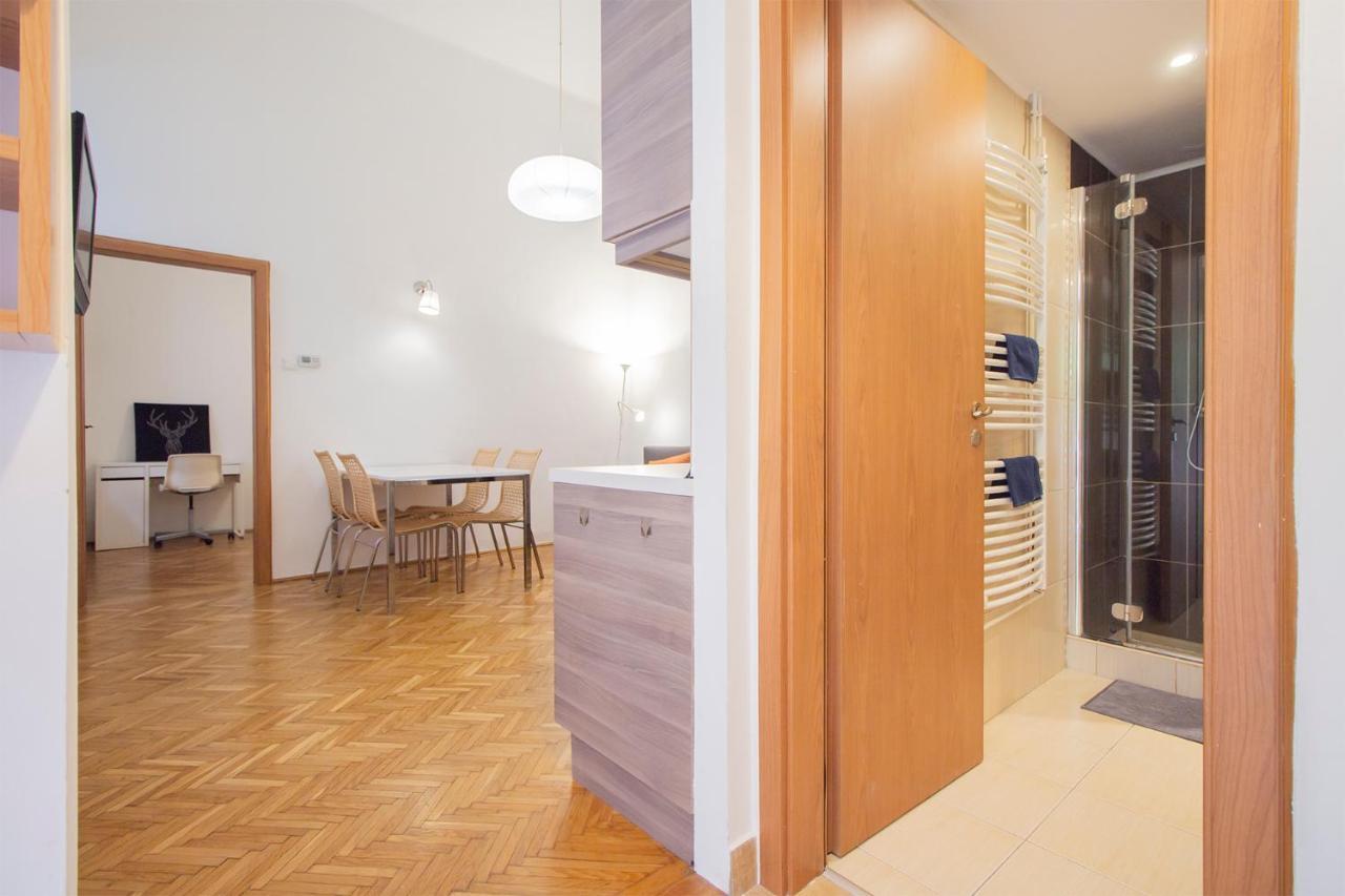 Two Bedroom Apartment At Basilica Budapest Exterior photo