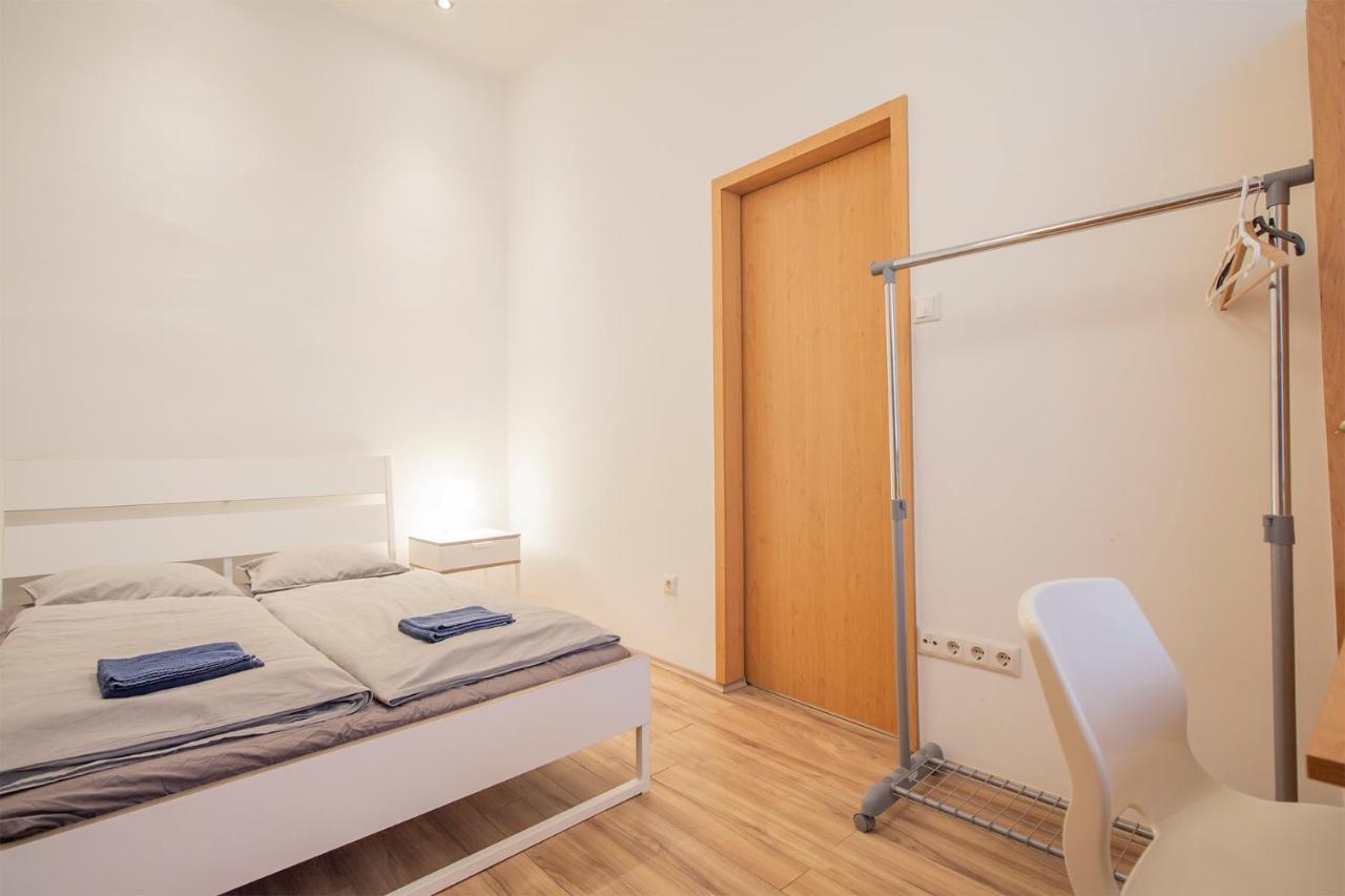 Two Bedroom Apartment At Basilica Budapest Exterior photo